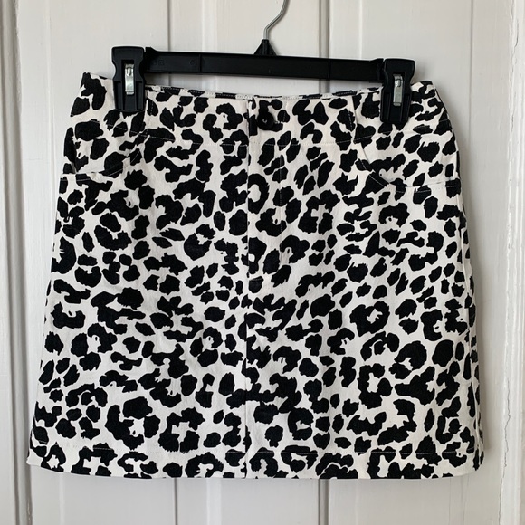 Pink Lily Dresses & Skirts - Black Leopard Print Mini Skirt 🐾